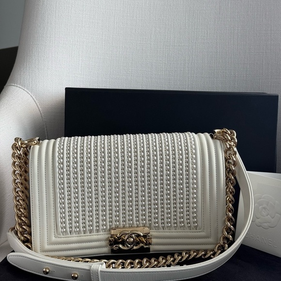 Chanel Calfskin Pearl Medium Boy Bag Flap White Handbag - Picture 1 of 16